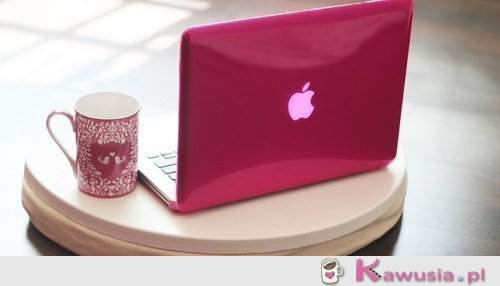 Różowy Apple Macbook