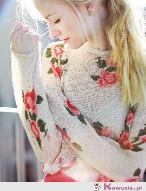 Ciepły, romantyczny, sweter floral