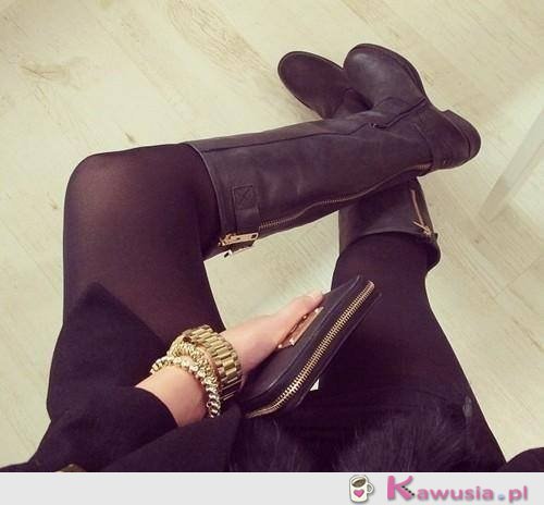 Black total look
