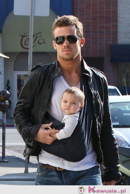 Dw&oacute;ch przystojniaczk&oacute;w