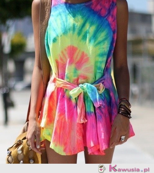 Neonowa sukieneczka