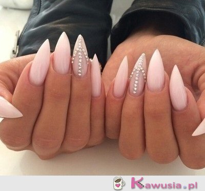 Mleczne stiletto