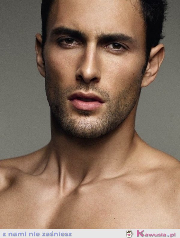 Noah Mills