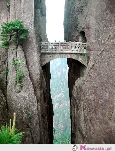 The Bridge of Immortals, Huang San, Chin