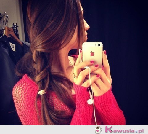 Fajna fryzurka - lekki nieład