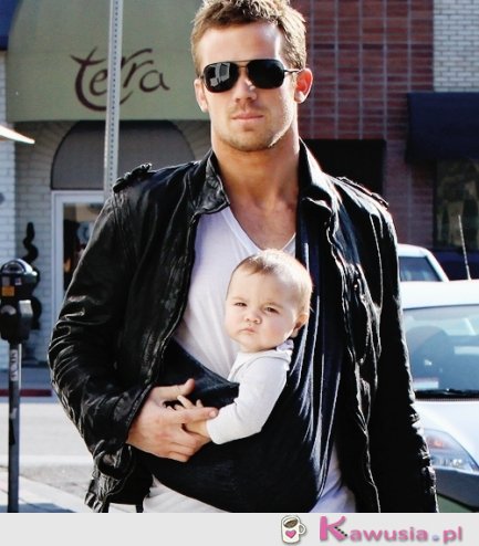 Cam Gigandet z dzieckiem