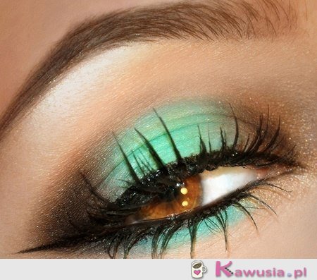 Intrygujący makijaż