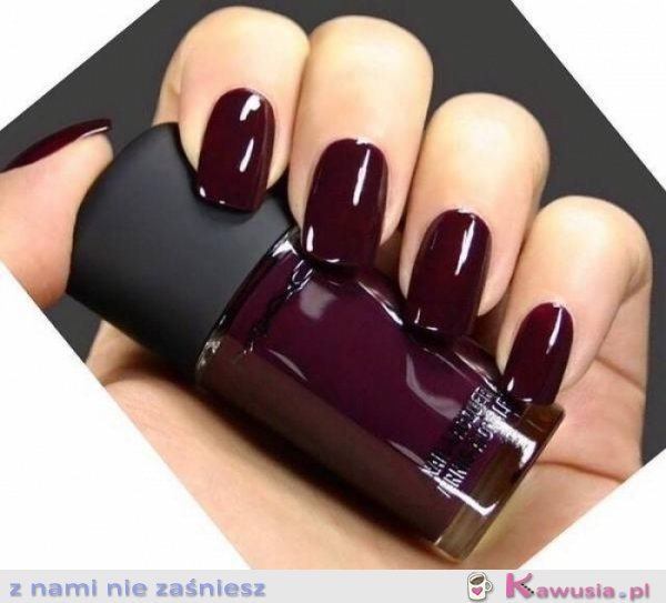 Boski kolor paznokci