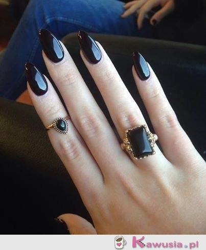 Czarne paznokcie
