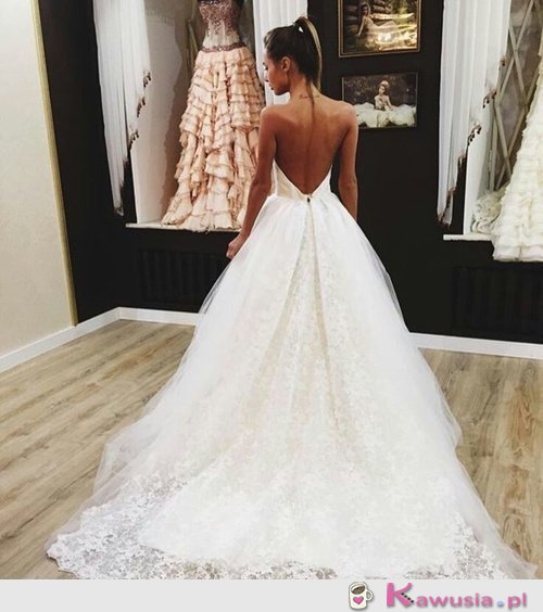 Piękna suknia ślubna