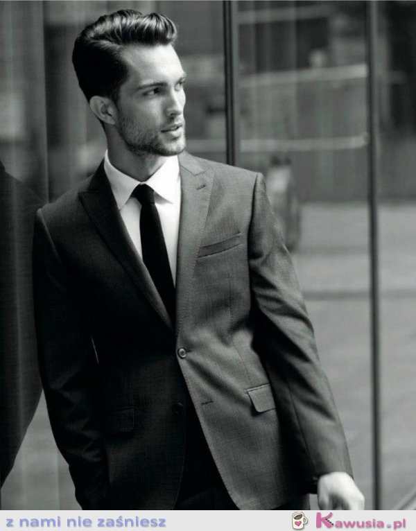 Uwielbiam facet&oacute;w w garniturach!