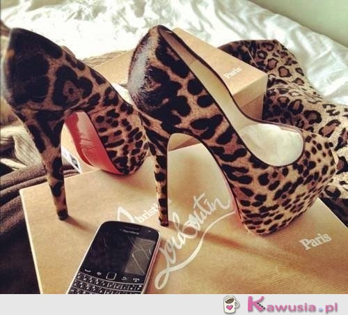 Niebotyczne w panterkę