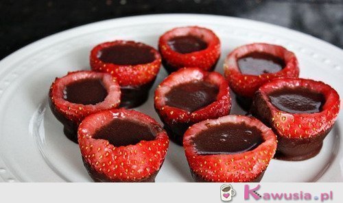 Połówki truskawek w czekoladzie
