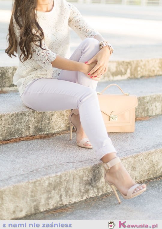 Pastelowa, casual stylizacja