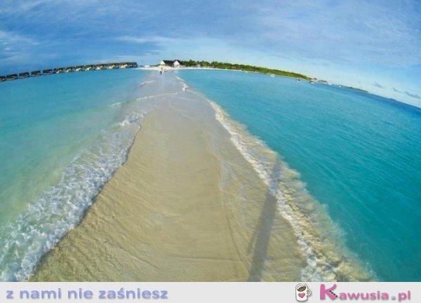 Naturalne przejście wodne na Malediwach
