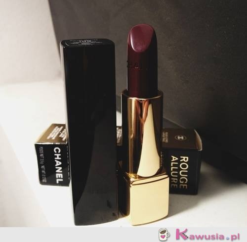 Bordo Chanel