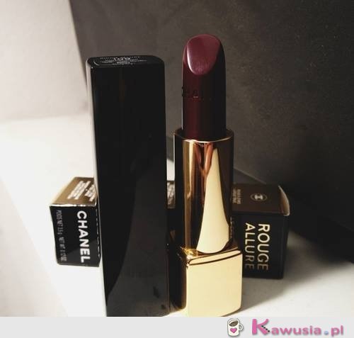 Bordo Chanel