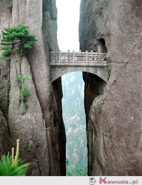 The Bridge of Immortals, Huang San, Chin