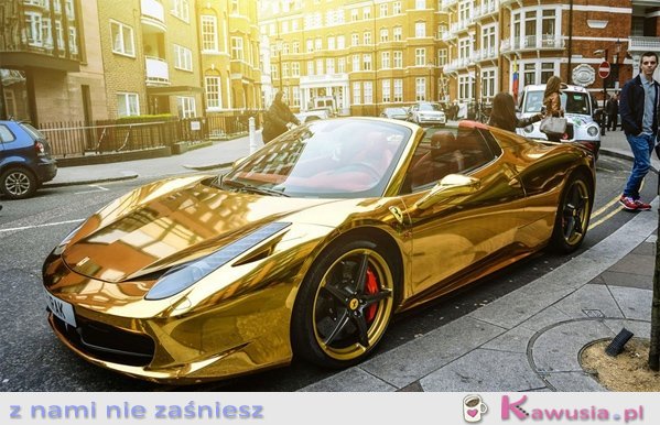 Złote Ferrari