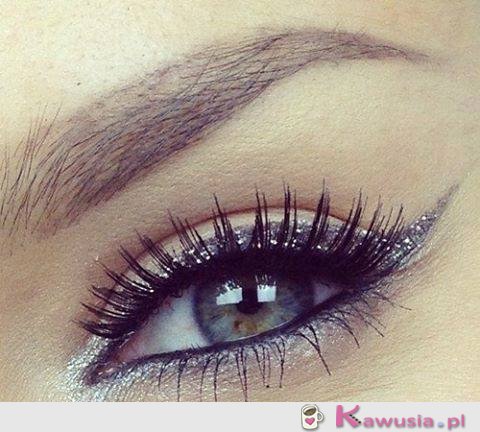 Pięknie pomalowane oko