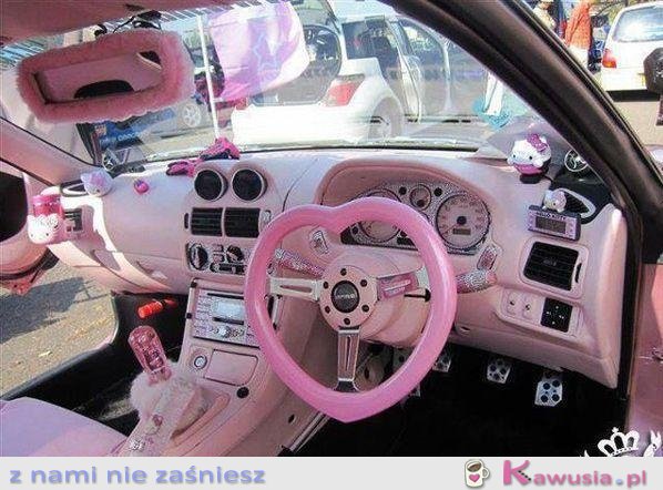 Hello kitty's car