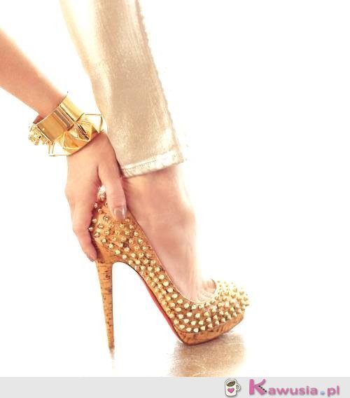 Cudowne złote buciki