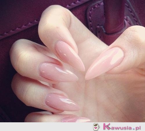 Mleczne stiletto
