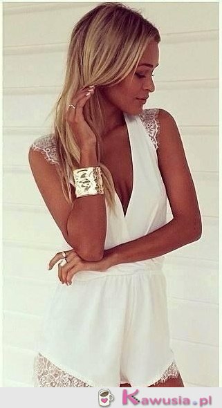 Delikatny, kobiecy playsuit