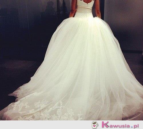 Piękna suknia ślubna