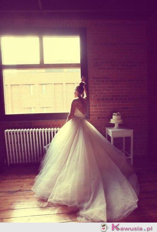Niesamowita suknia ślubna