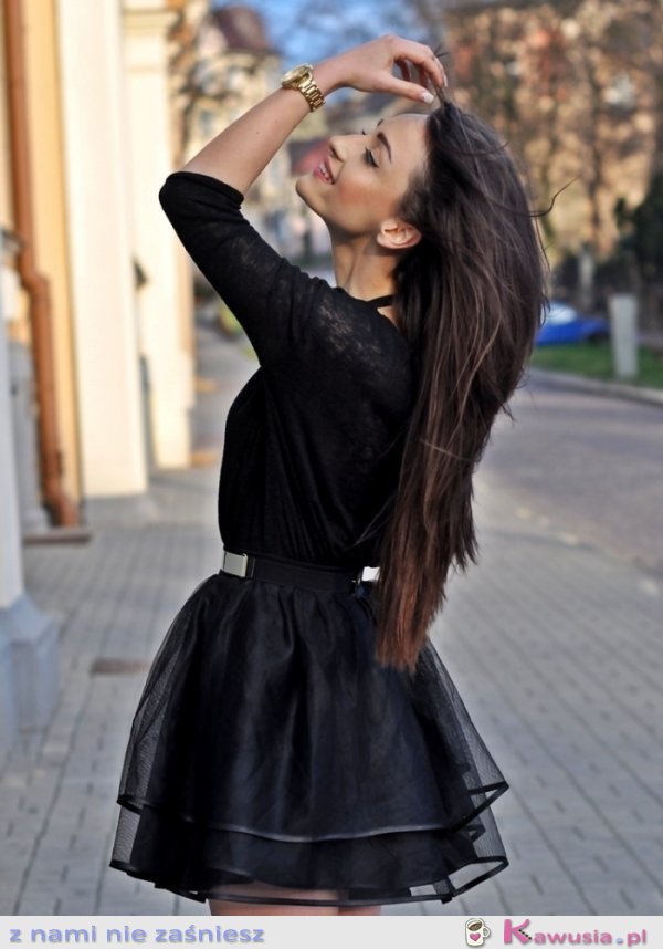 Efektowna tiulowa sp&oacute;dnica