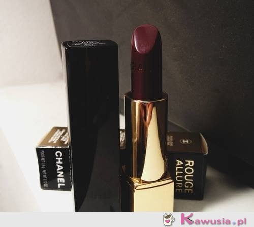 Bordo Chanel